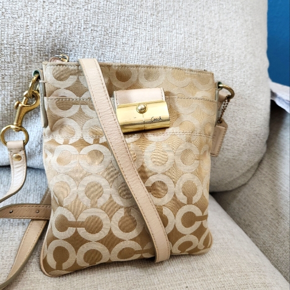 Coach Gold Signature C's Crossbody Bag Purse - Picture 2 of 10